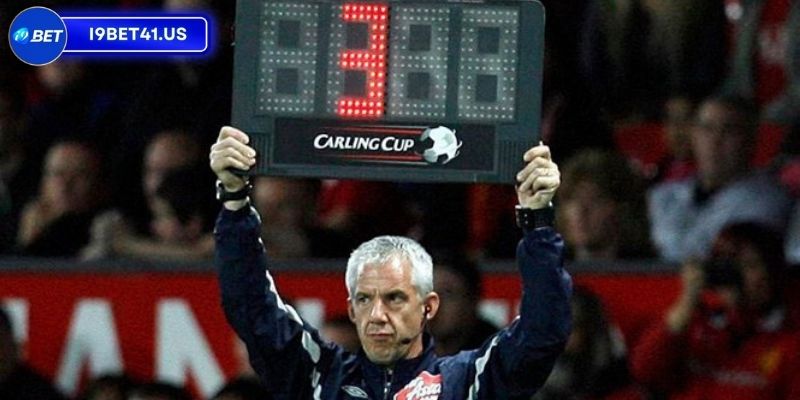 Luật bù giờ trong bóng đá có làm cầu thủ kiệt sức không?