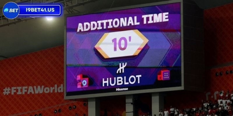 Hiểu về luật bù giờ trong bóng đá là gì?